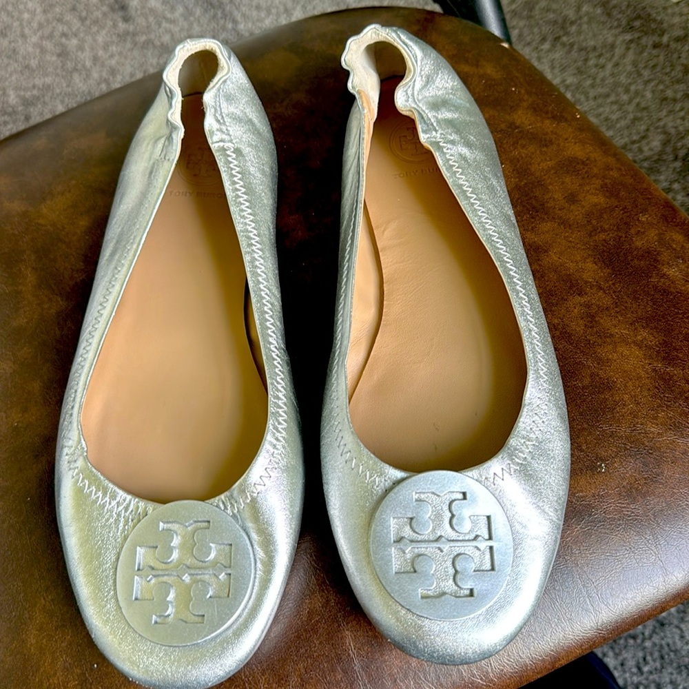 Very slightly worn, maybe twice
💯authentic